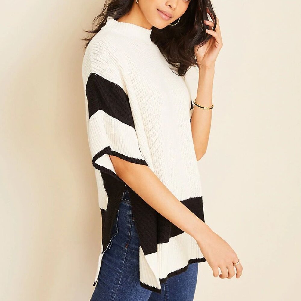 Ann Taylor Black and White Colorblock Poncho Sz XS/S